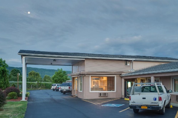 Travel Inn image 21
